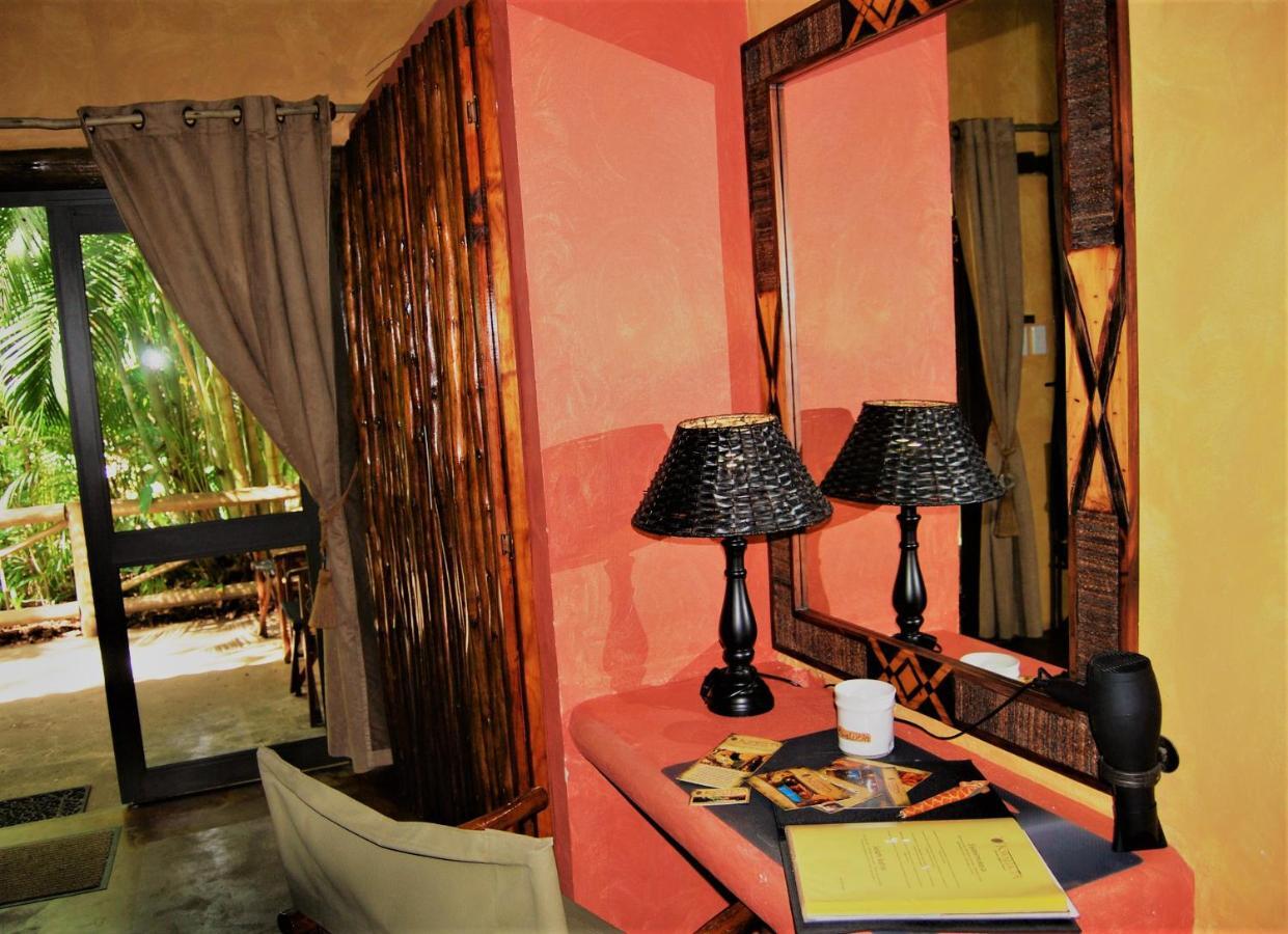 ホテル Kwalucia Private Safari Retreat Saint Lucia Estuary エクステリア 写真